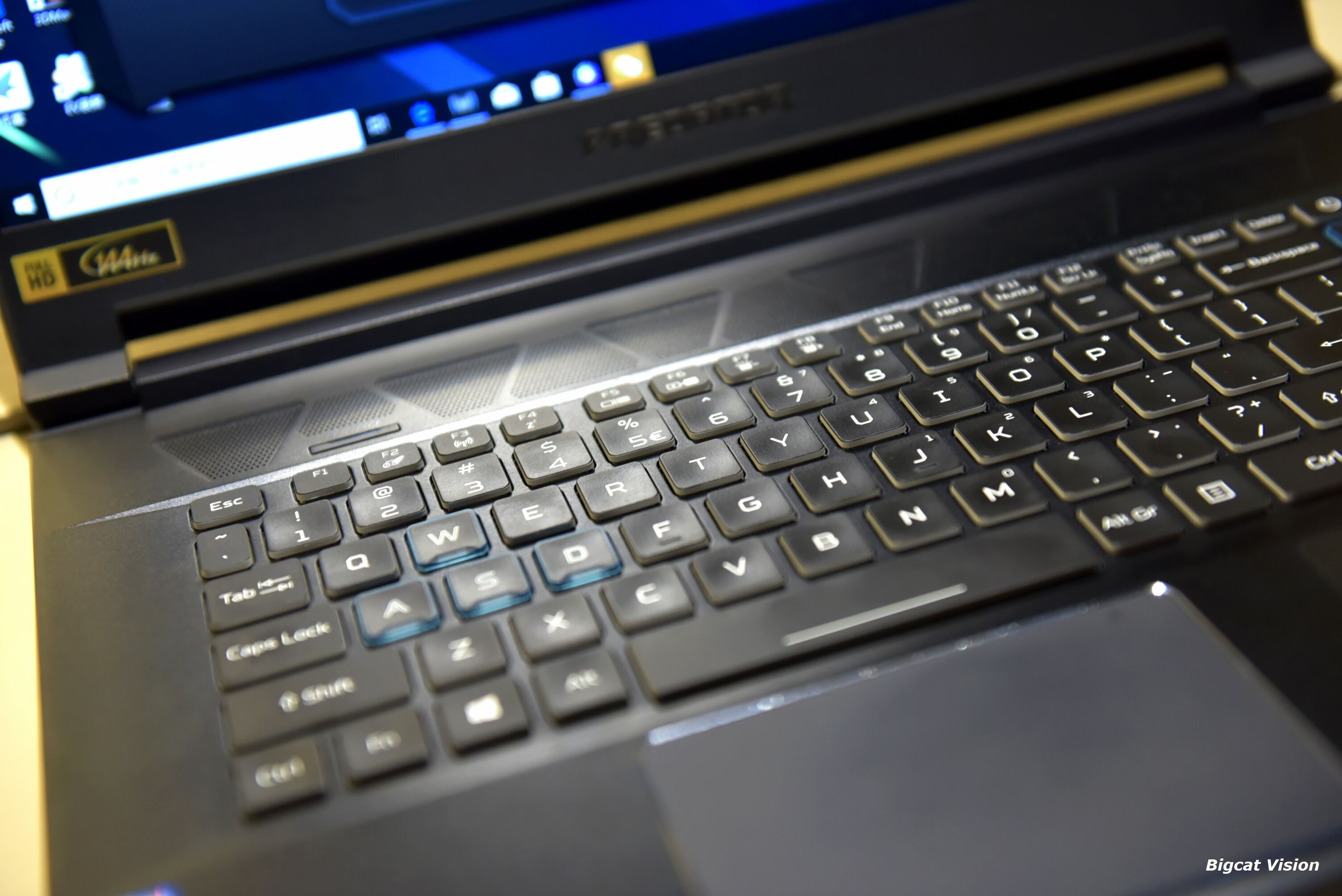 宏碁掠夺者刀锋500se和战斧300,宏碁掠夺者刀锋500SE电竞本