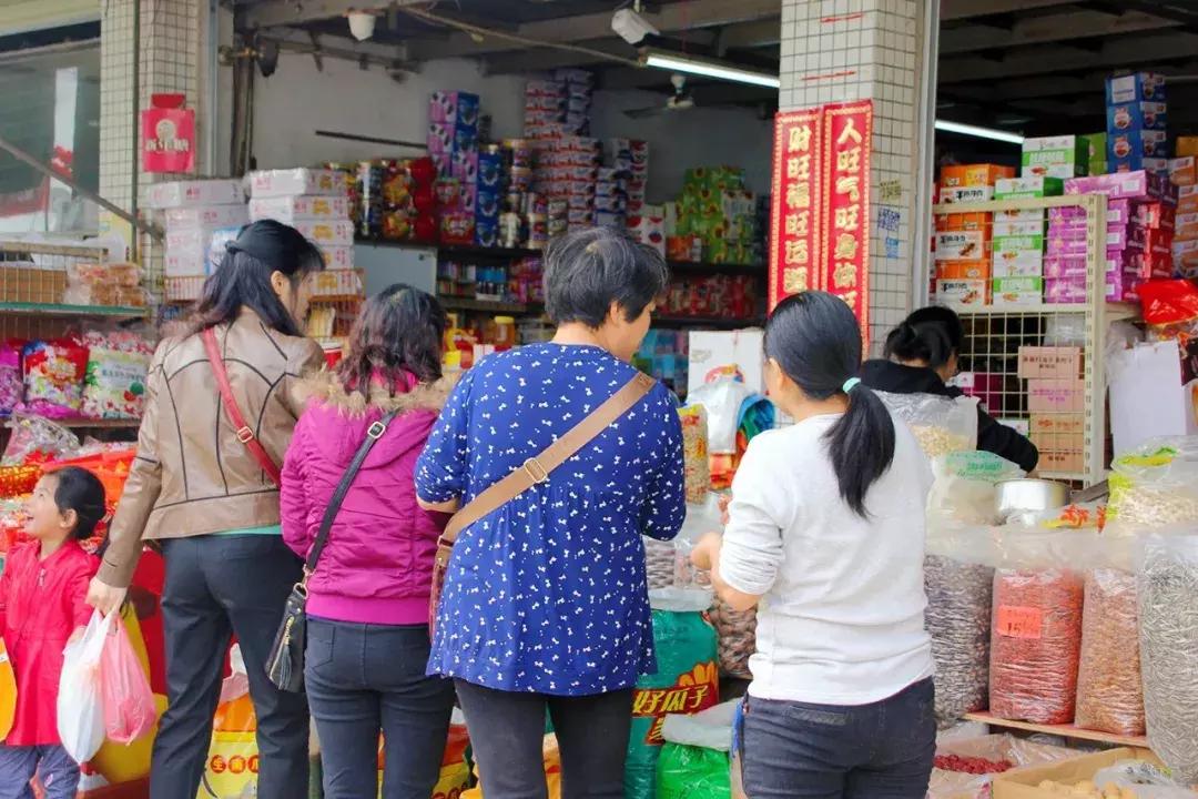 小年来啦，你家年货备齐了吗？小番走进番禺各大市场，收获满满的幸福……