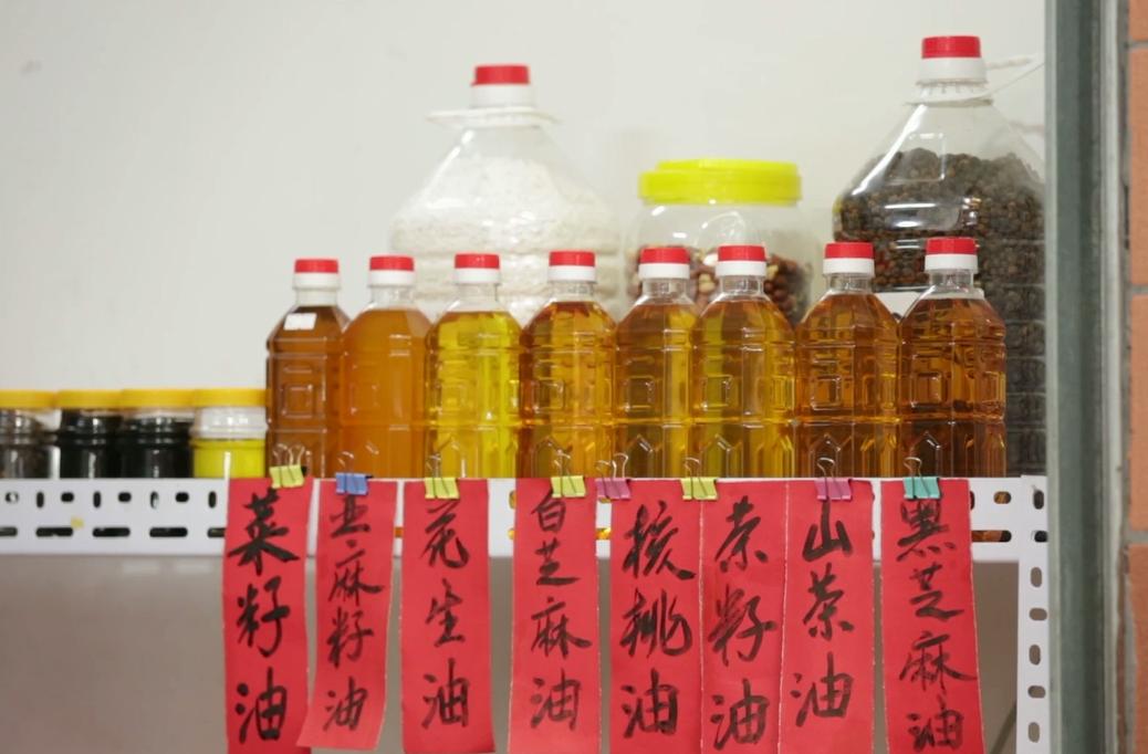 纯手工制作小型榨油机,榨油机榨油有什么绝招