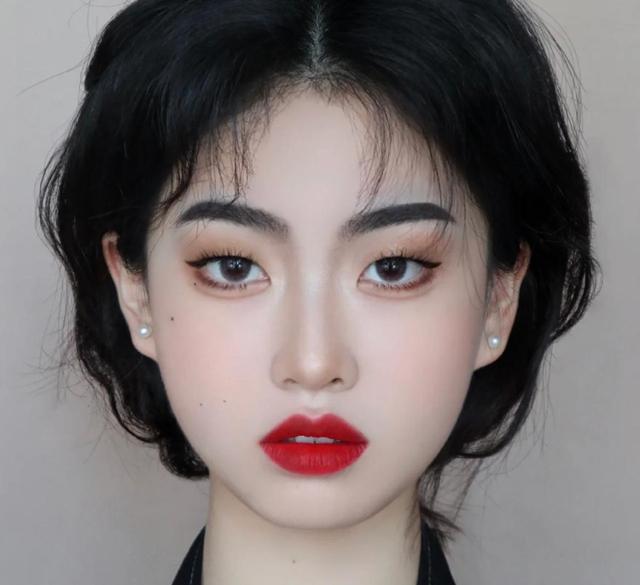 适合单眼皮的高级感眼妆,怎么选择适合单眼内双眼皮的眼妆