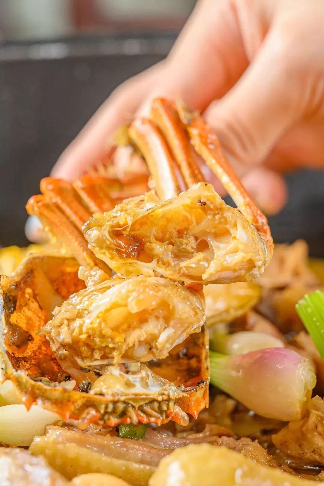 4000m²「平价海鲜」，还藏了个老广早茶，鸡煲、羊肉、虾蟹