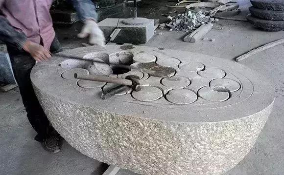 来,我请你洗澡,小编有个“价值10000000的石材浴缸”