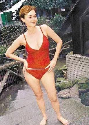 亚姐冠军复出,45岁亚姐韩君婷现状