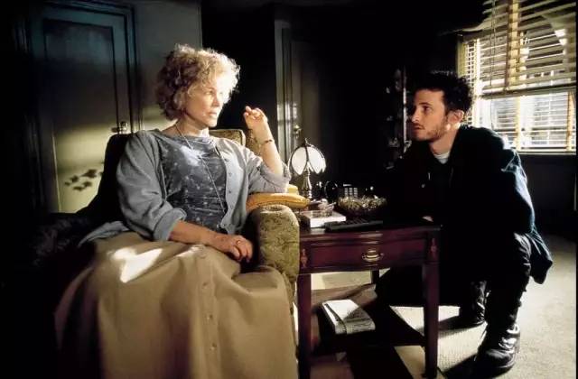 太丧了,这片导演拍的真好,但是,我不敢看第2遍