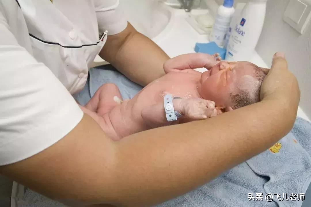 爱干净是好事，但新生儿这四个部位，一定不要清洗的太干