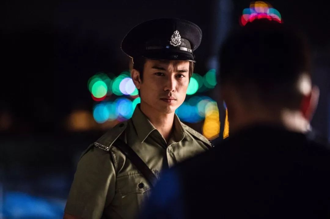 前香港先生曾当兵从军无悔离巢：不想四五十岁都还当主播做访问