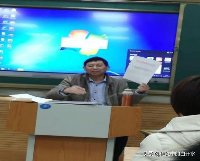 严格要求培养优秀学生,严格要求与尊重学生