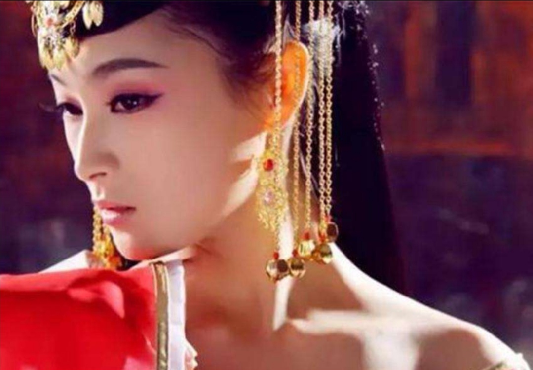 红颜薄命的女人用一句话表达,看破人情冷暖世态炎凉的女人