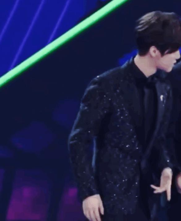 男小腰精,被称为小妖精的男星