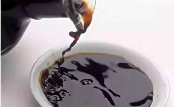 可以给花盆土里加营养液吗,盆里加点它养花10年不黄叶