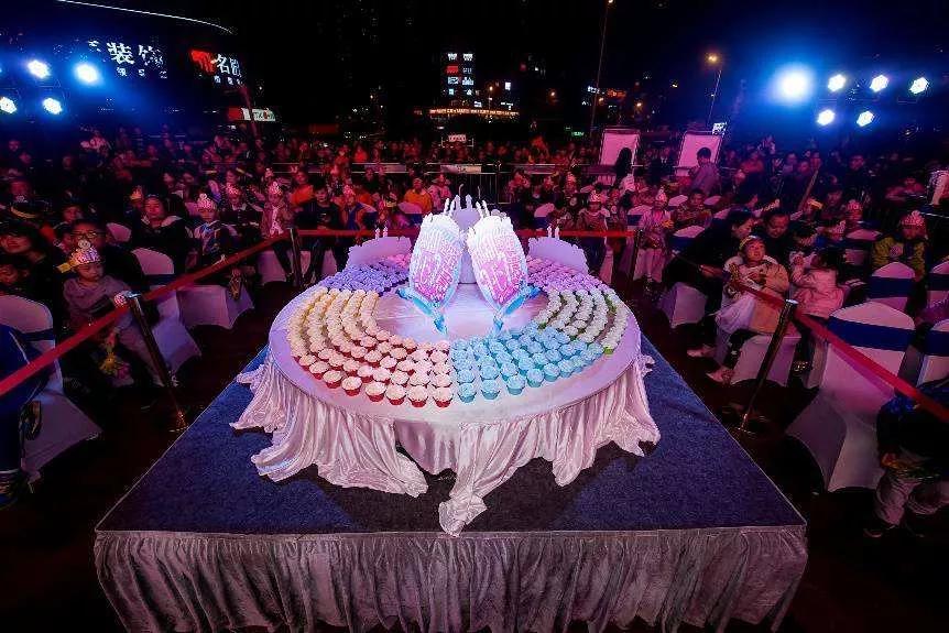 屁屁猩拍了拍你，并递出一张50团100代金券