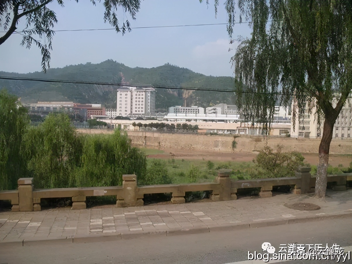 延安旅游宝塔山,延安宝塔山延河桥照片