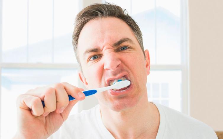 清洁牙齿全过程,外国人都是怎么清洁牙齿