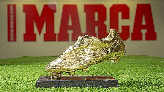 莱万三大金靴,莱万成为第一