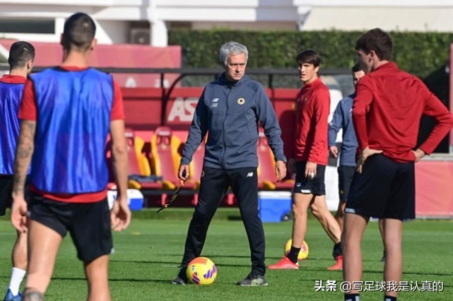 穆里尼奥800欧,穆里尼奥8000欧球鞋