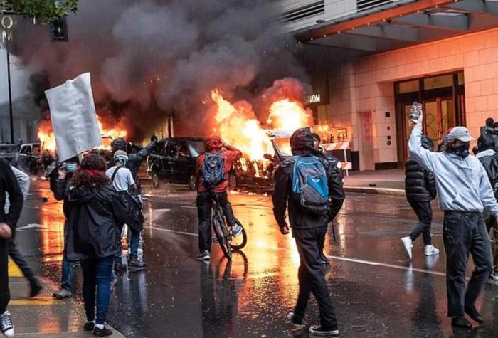 蠢还有理了？美国黑人要求教育部停掉所有理科，不然就是搞歧视！