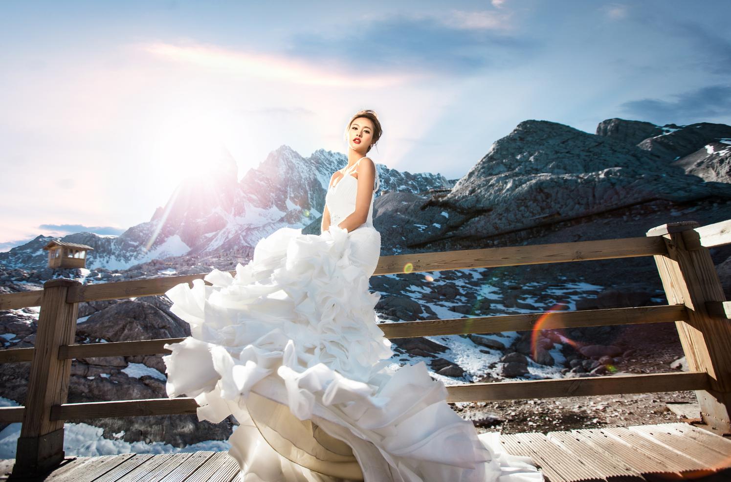 丽江婚纱照旅拍推荐哪家最好,丽江拍婚纱照价格多少钱