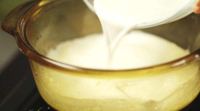 为什么纯牛奶喝完嘴巴里会有臭味,为啥喝完牛奶嘴里一股味