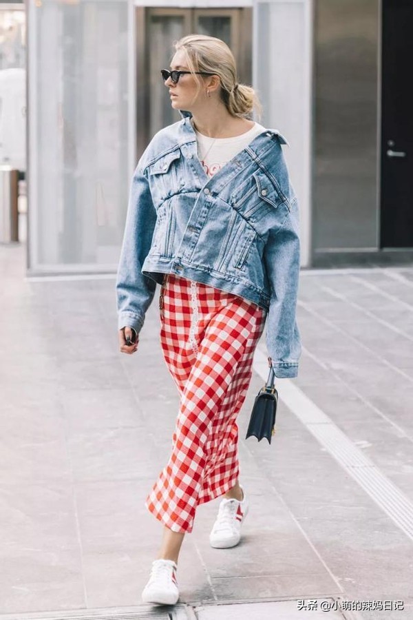 入春怎么穿？回头率最高的穿搭参考：“长裙+外套”，气质又高级