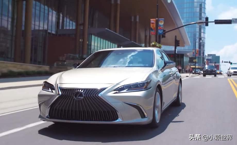 试驾雷克萨斯ES300h,有油就不会断电,出行无后顾之忧