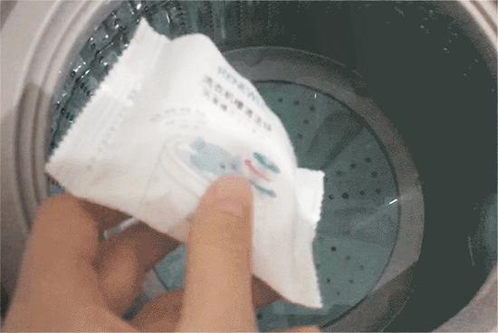 拆开洗衣机又脏又臭?教你一妙招,只需一泡,就把垃圾清空了