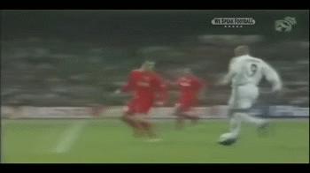 足球迷踪步过人,胡广明钟摆式过人