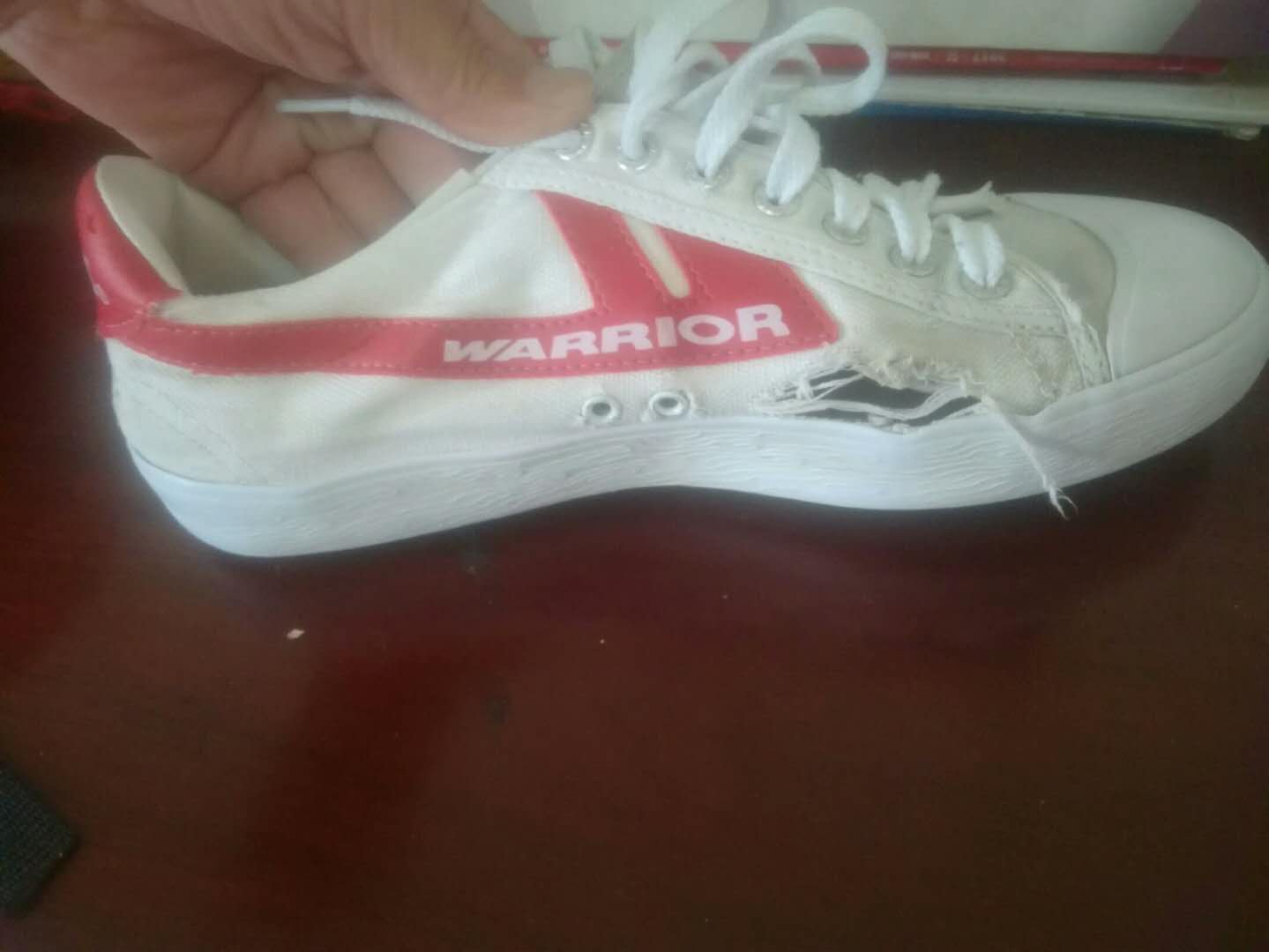 马驰地摊日记（3）师傅说我的鞋，像电影《少林足球》里面的球鞋