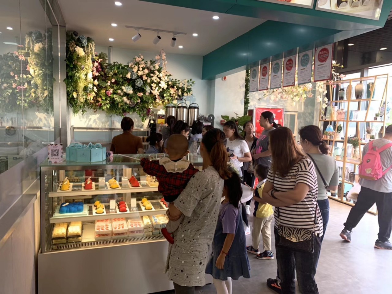 慕巴夫鲜花蛋糕加盟挣钱吗,长沙慕巴夫鲜花蛋糕在哪里