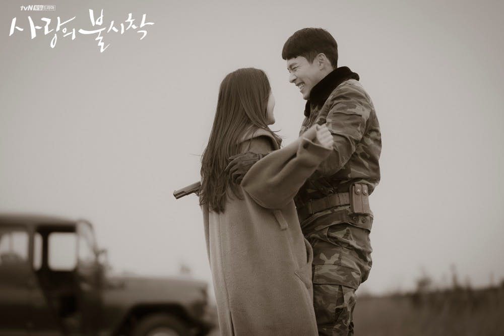 孙艺珍玄彬爱的迫降最后花絮,玄彬孙艺珍爱的迫降花絮抱抱