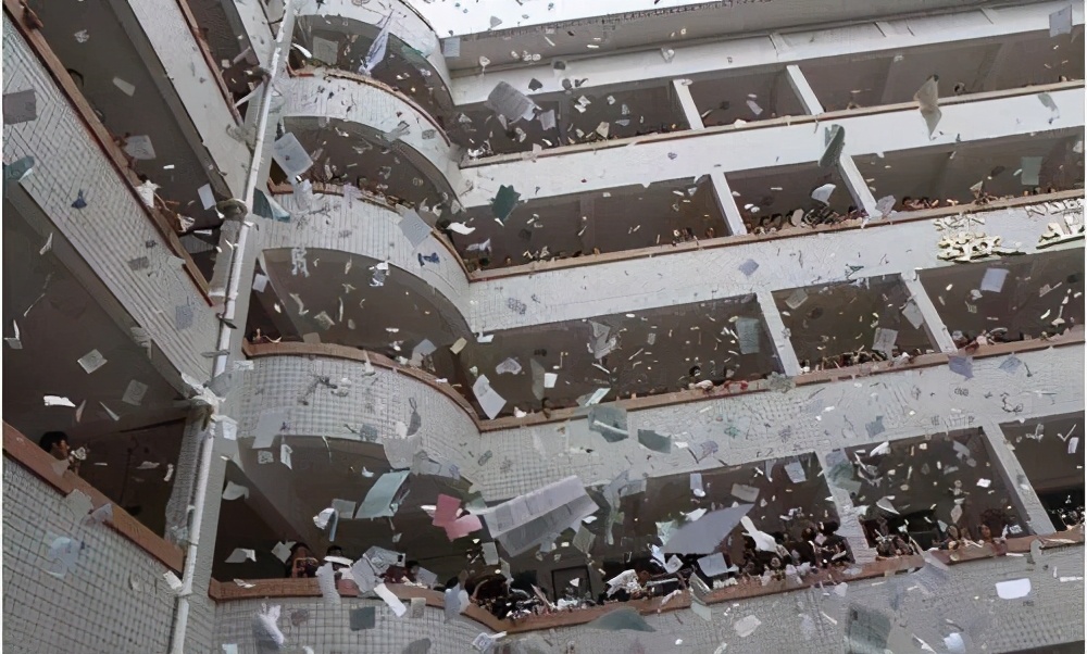 张近东卸任董事长后做什么,张近东完全退出苏宁了吗