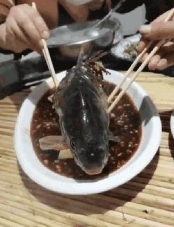 看了整整七分钟，他们最终还是上去了