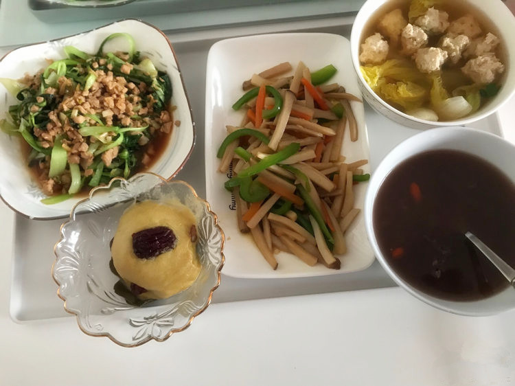 作为一枚妊糖高产妇，月子里这样吃，吃出心得，记录一下菜谱