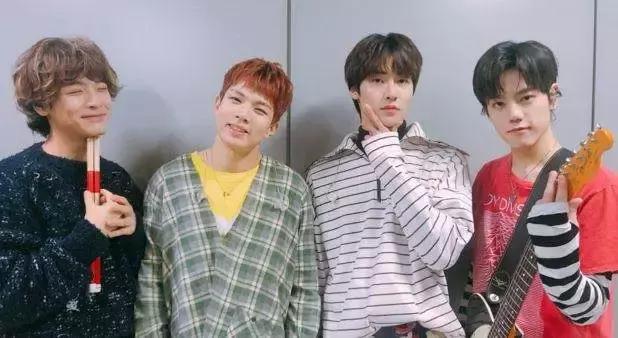 深夜遭醉酒大叔跟踪！男爱豆直播打电话保护女粉丝，网友：太暖！