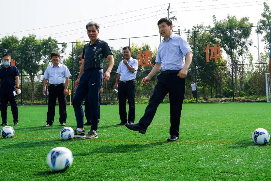 丛台杯八人制足球邀请赛,青少年四人制足球挑战赛开赛