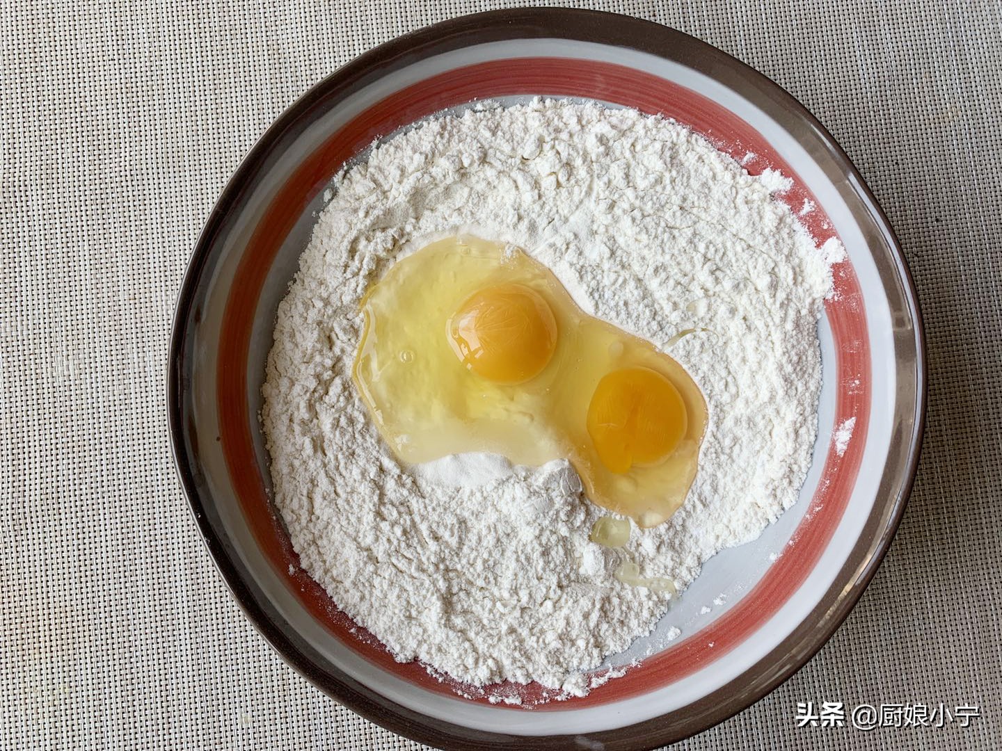 在家自制健康油条外酥里软,不需要醒发小油条简单做法