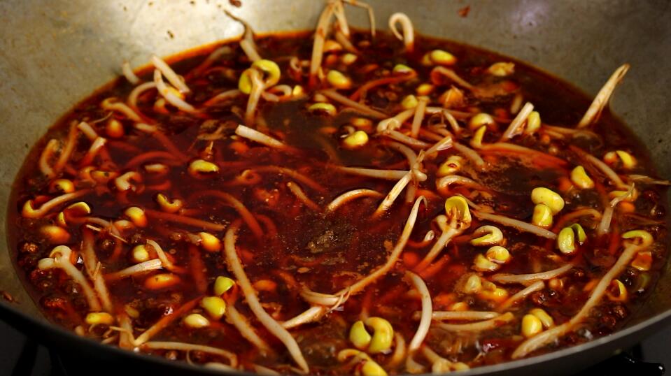 豆腐皮别再炒着吃了,豆腐皮除了和辣椒炒还能和什么炒