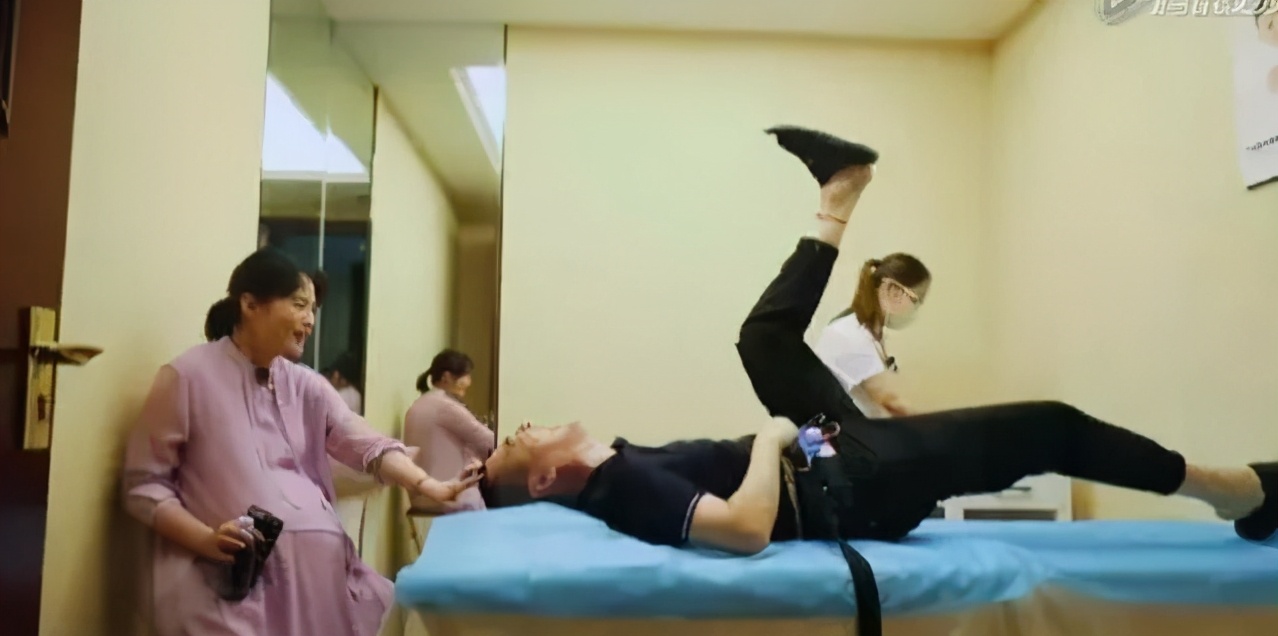 ella吐槽产后漏尿,ella自曝产后的反应