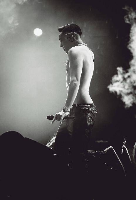 扁平臀瑜伽动作图解,改善臀宽的瑜伽动作