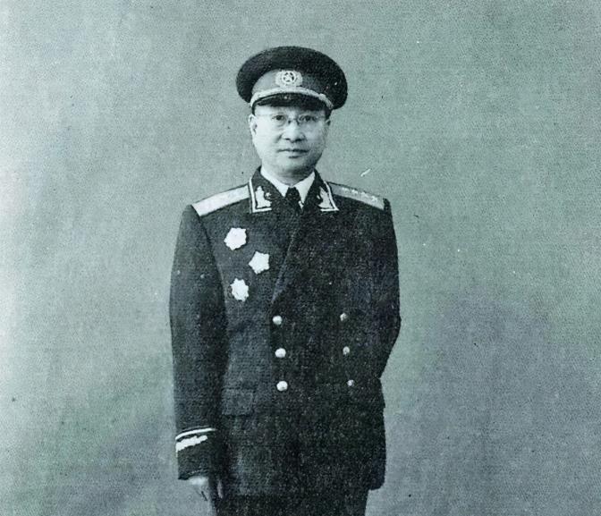 1952年朝鲜战事正紧，彭德怀不回国治病，陈赓向中央“告他一状”