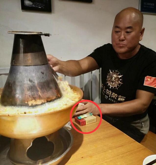 太极雷雷vs田野直播,雷雷42秒ko田野完整视频