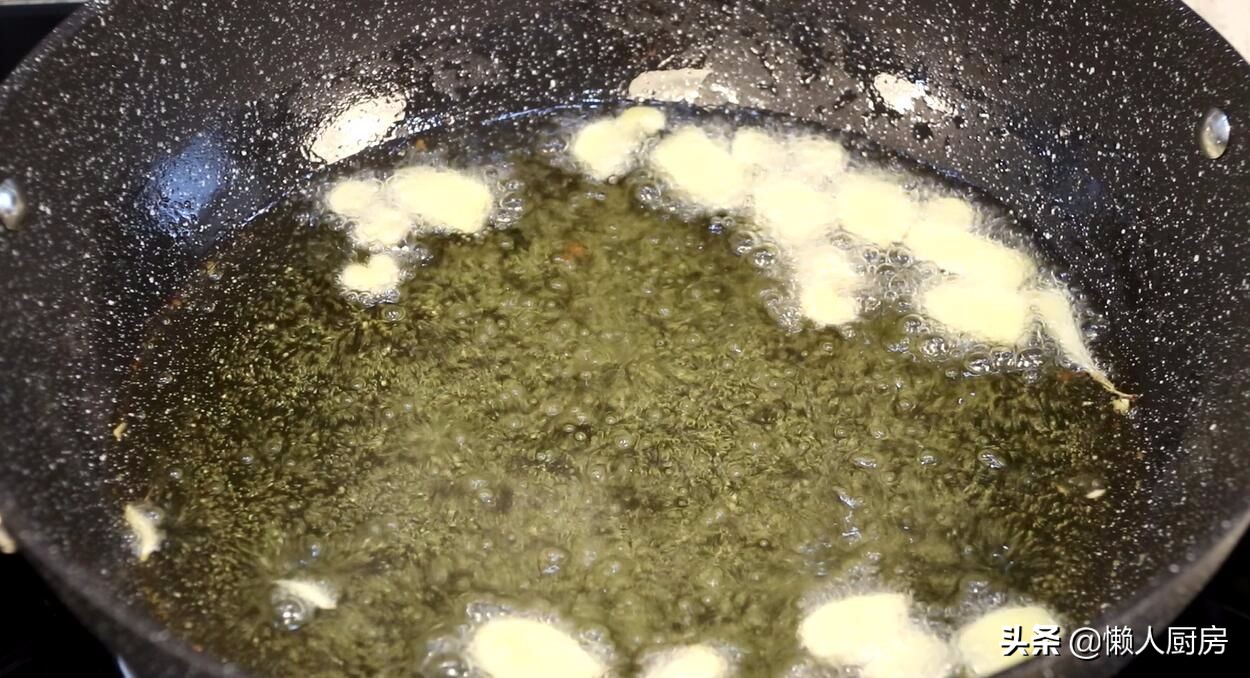 吃火锅不用买底料，教你自己在家炒底料，麻辣鲜香，做法超详细