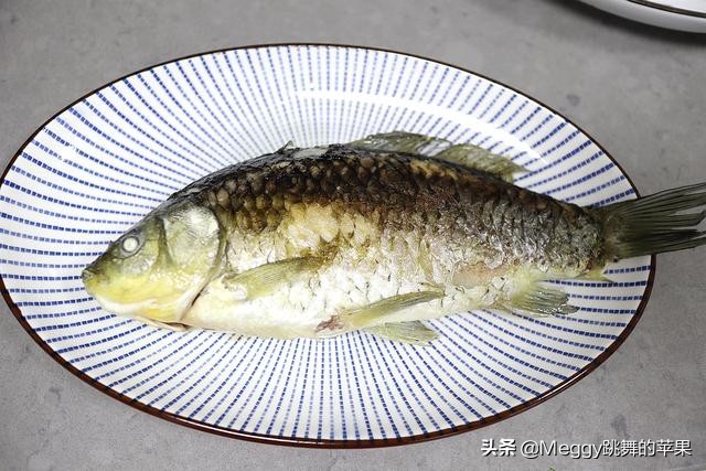 煎鱼技巧不破皮,煎鱼不破皮的小窍门