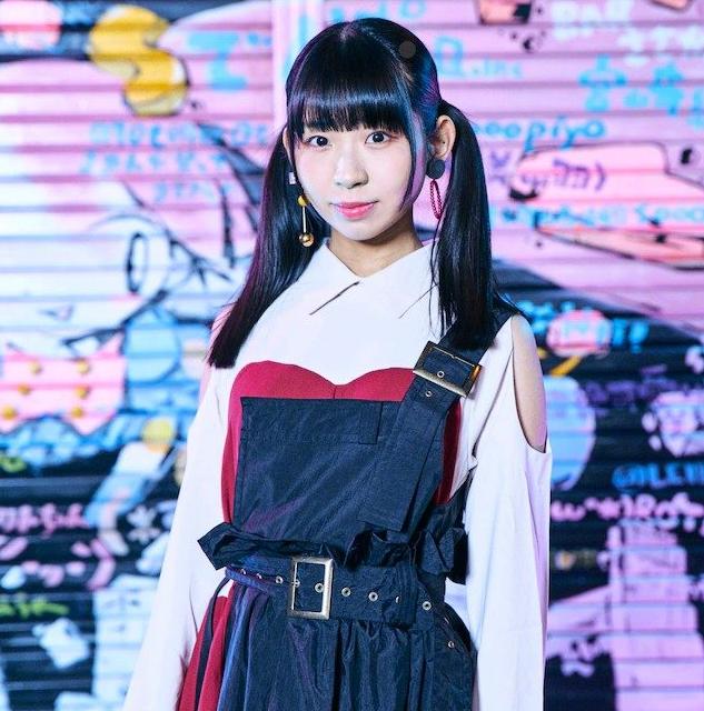 日本漫画家有多爽？躺着月入百万还能娶声优、偶像和coser