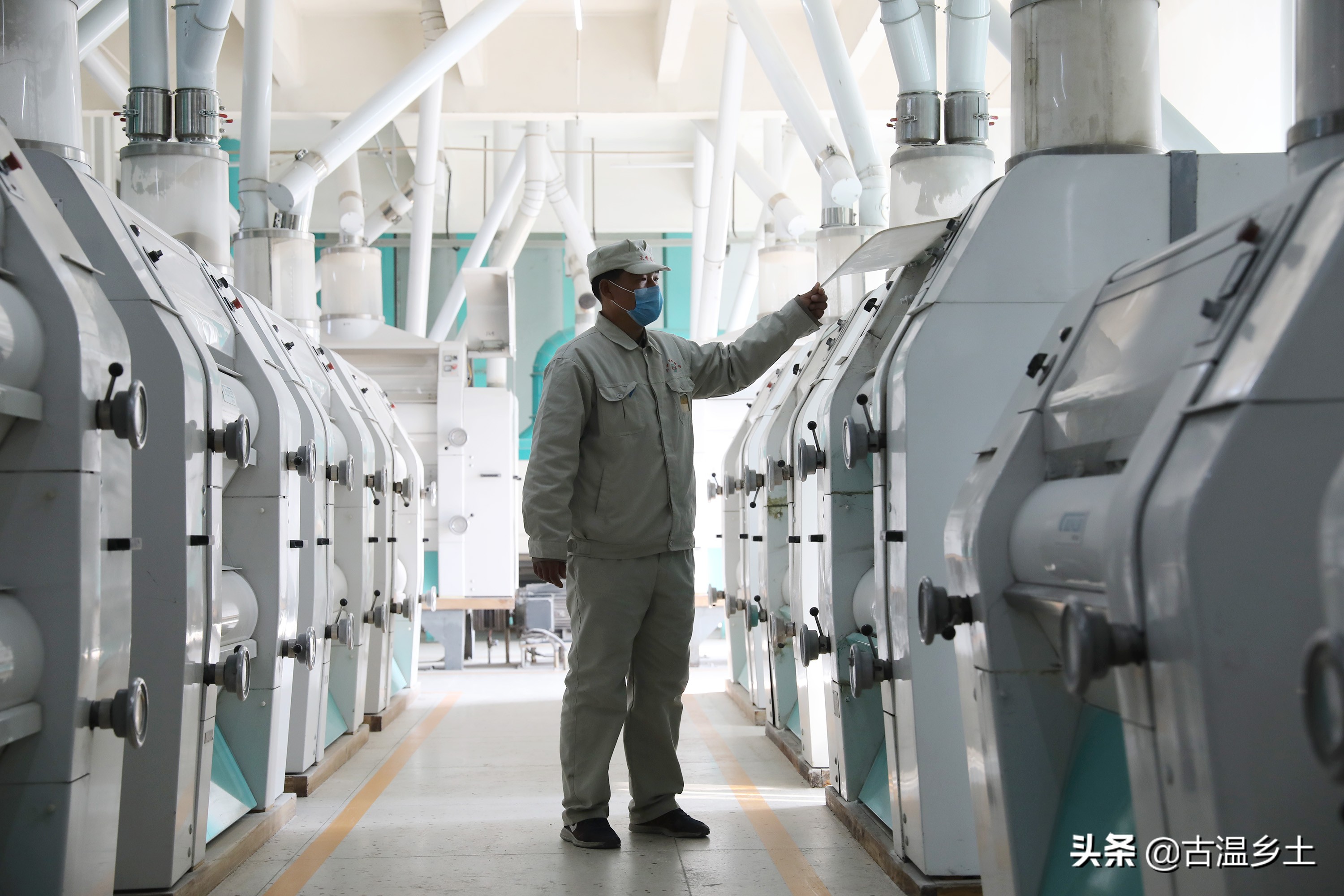 暖心战疫致敬一线,战疫一线的日夜坚守