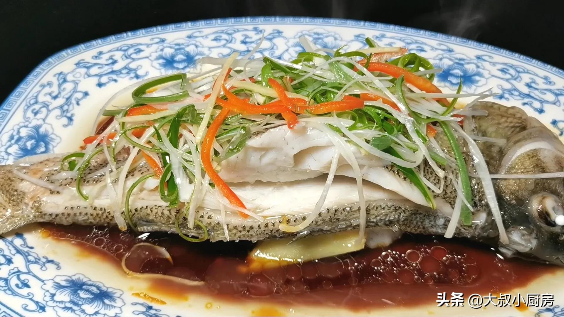 清蒸鲈鱼正确做法要放料酒吗,清蒸鲈鱼放哪些调料比较好吃