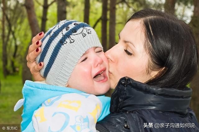 逗孩子不要弄脸,不要随便戏弄小孩