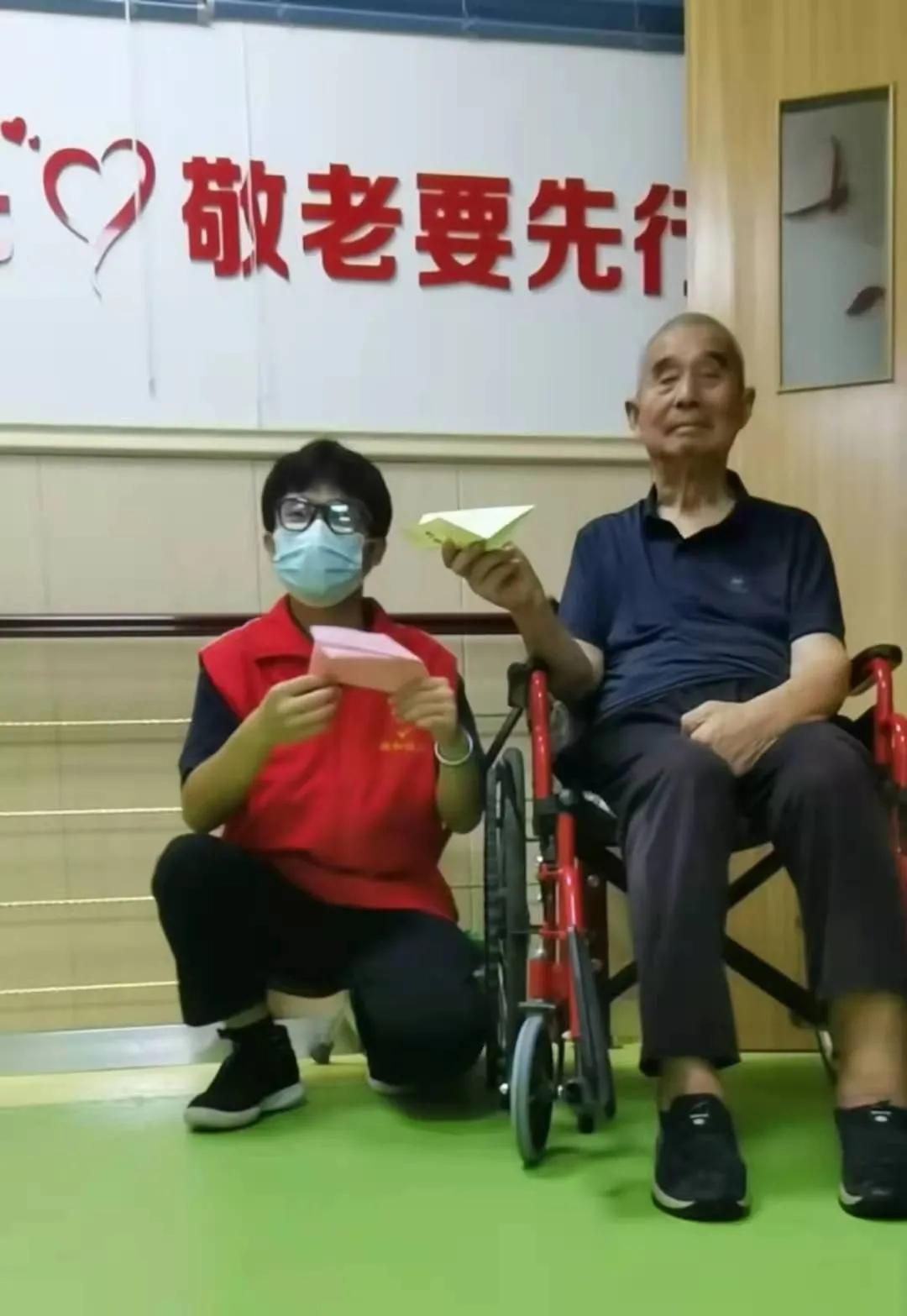 「颐和快讯」纸短情长,童心飞扬——颐和社工与长者折纸忆童年