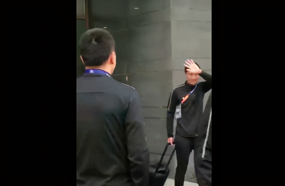 马宁裁判有多严格,严厉批评裁判