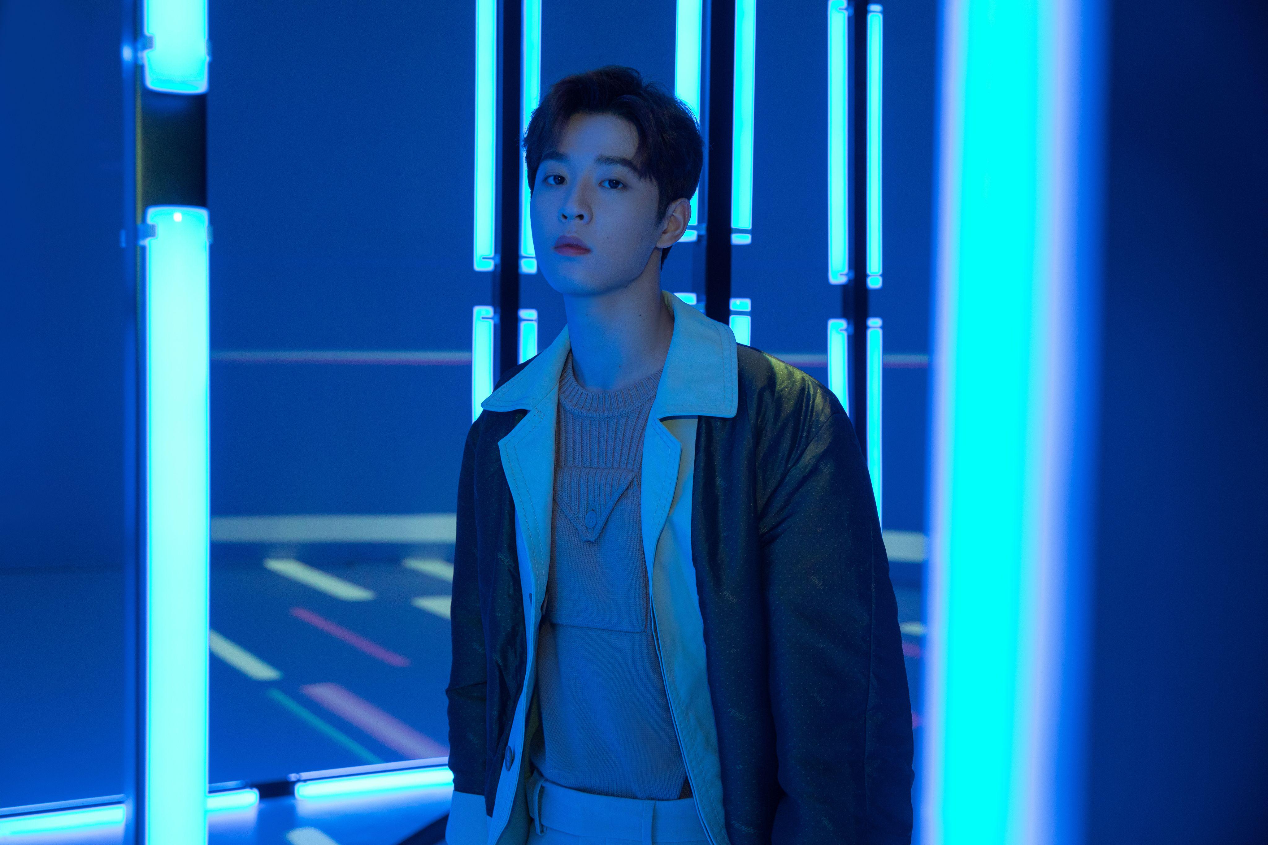 李嗣镕踢球的照片,李嗣镕大片