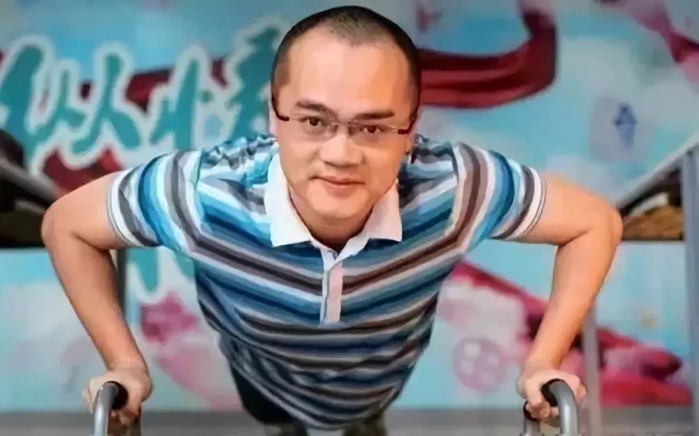 以前的人人网怎么盈利,人人网被谁收购了